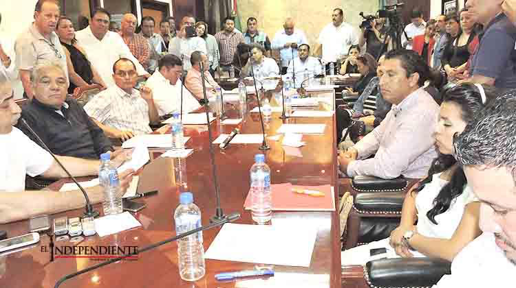 En controvertida sesión, regidores aprueban por mayoría el nuevo tramo carretero “Zona Dorada” En controvertida sesión, regidores aprueban por mayoría el nuevo tramo carretero “Zona Dorada”