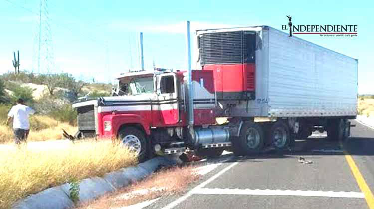 Encontronazo entre camiones en la carretera La Paz-Las Pocitas Encontronazo entre camiones en la carretera La Paz-Las Pocitas
