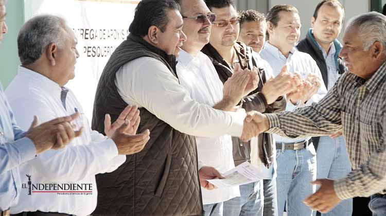 Entregó el Gobierno Estatal apoyos por 2.8 millones de pesos al sector pesquero Entregó el Gobierno Estatal apoyos por 2.8 millones de pesos al sector pesquero
