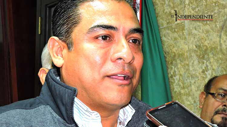 Alcalde en espera de opiniones para evaluar a funcionarios Alcalde en espera de opiniones para evaluar a funcionarios
