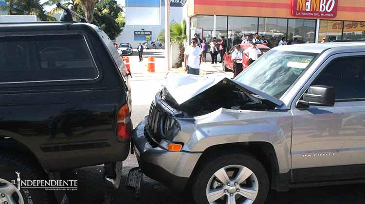 Se registra carambola entre cuatro vehículos en SJC Se registra carambola entre cuatro vehículos en SJC
