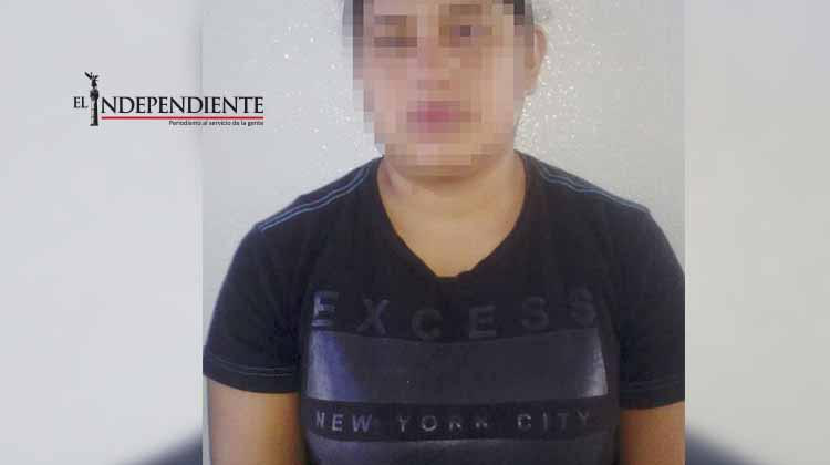 Para robarle 200 pesos, mujer ‘‘descontó’’ de un botellazo a un taxista