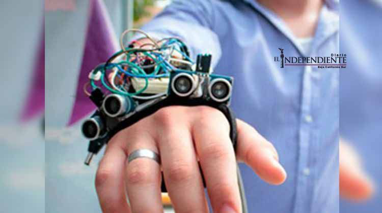 Diseñan prototipo de guante ultrasónico para débiles visuales