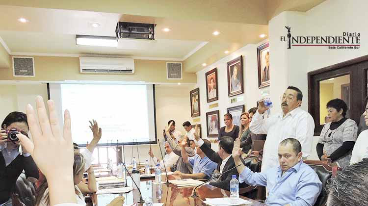 Tras dos horas de análisis y discusión, aprueban por mayoría PDM 2015 – 2018