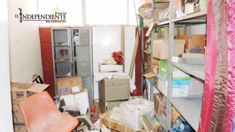 Saquean equipo por más de 100 mil pesos en CBTIS 69