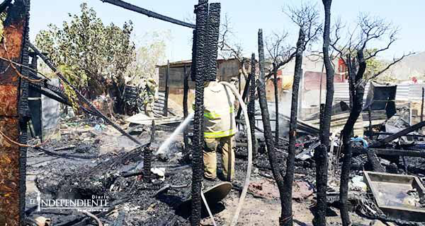 Incendio consume dos casas de cartón en la colonia El Caribe Incendio consume dos casas de cartón en la colonia El Caribe