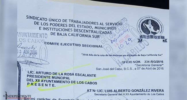 Burócratas se van a paro laboral