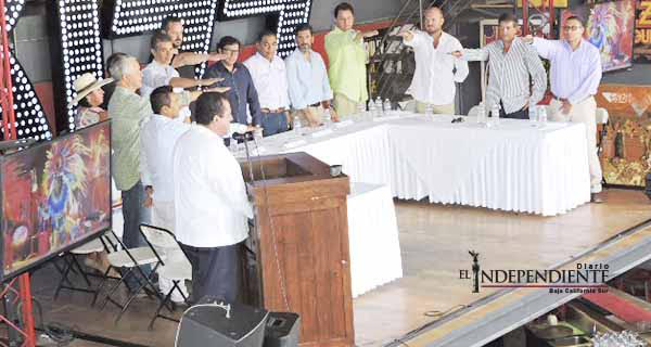 Gobernador toma protesta a nueva mesa directiva de Canirac Los Cabos