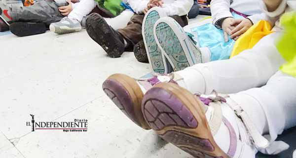 Despiden a maestra tras amordazar a niño de cinco años Despiden a maestra tras amordazar a niño de cinco años