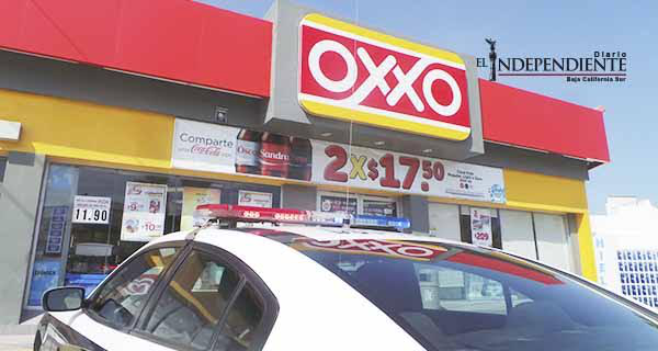 Toman por asalto una tienda Oxxo en CSL