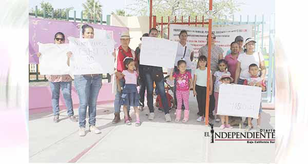 Continúan reclamos de padres de familia y por tanto cerradas tres escuelas en SJC