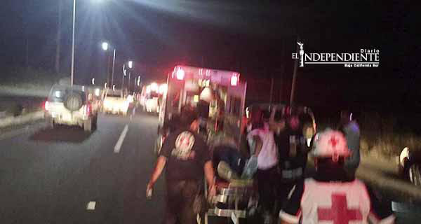 Choque entre auto deportivo y una pick up deja tres menores lesionados en CSL