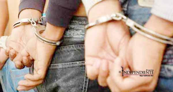 Cumplimentan 2 órdenes de aprehensión y una reaprensión elementos de la PGJE