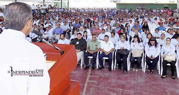 Niega Secretario Eduardo Valdez el uso de la voz al dirigente estatal de Burócratas Niega Secretario Eduardo Valdez el uso de la voz al dirigente estatal de Burócratas