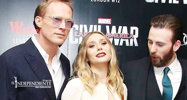 Elizabeth Olsen deja bizco al Capitán América Elizabeth Olsen deja bizco al Capitán América