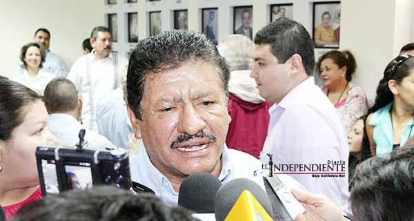 Propone el Alcalde Martínez Vega que la regidora de la comisión de Alcoholes renuncie