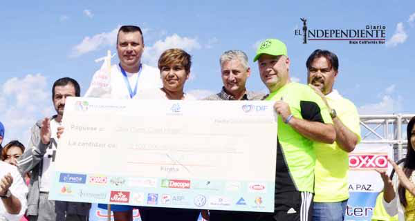 Apoyaron empresarios y legisladores a corredores en favor de la Casa-Cuna