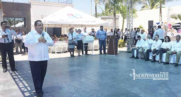 Reconoce Carlos Mendoza Davis la labor de las madres trabajadoras Reconoce Carlos Mendoza Davis la labor de las madres trabajadoras