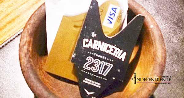 Clonación de tarjetas en restaurantes y hoteles de Los Cabos se está saliendo de control Clonación de tarjetas en restaurantes y hoteles de Los Cabos se está saliendo de control