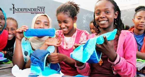 Diseñan toallas femeninas especiales para niñas africanas
