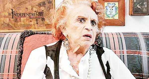 Homenajes, una bufanda para María Luisa 'La China' Mendoza Homenajes, una bufanda para María Luisa 'La China' Mendoza