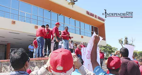 Protesta Sindicato Minero ante el Gobierno del Estado a favor de movimiento de El Boleo