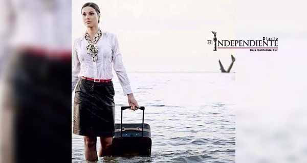 La alarmante foto de la azafata a bordo del avión EgyptAir, ¿premonición?