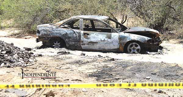 Aparece carro incendiado en la carretera a Los Planes