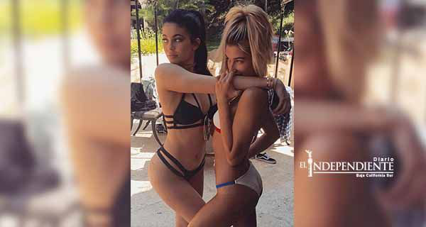 Kylie Jenner presume sus curvas en 'pool party' Kylie Jenner presume sus curvas en 'pool party'