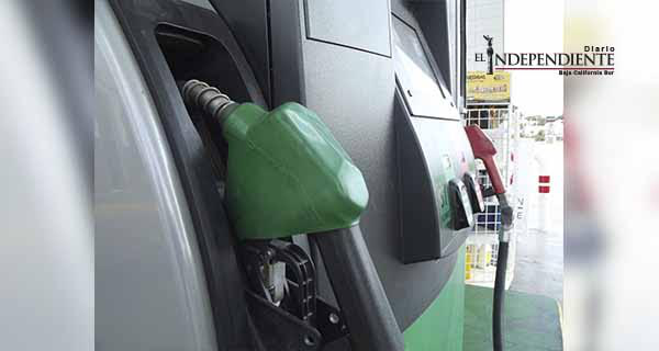 Evidencian a gasolinera que vende litros incompletos