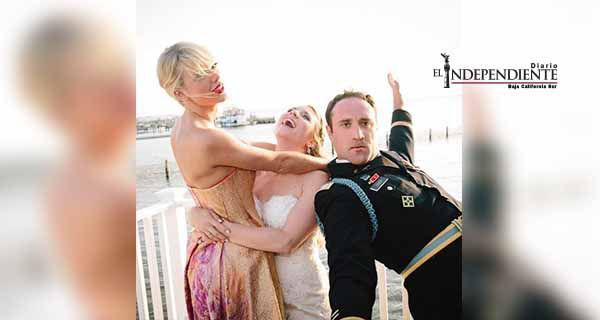 Taylor Swift llega de sorpresa a boda Taylor Swift llega de sorpresa a boda