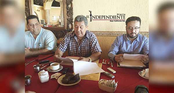 Rechazan ex trabajadores de SEP buscar destruir la economía del gobierno Rechazan ex trabajadores de SEP buscar destruir la economía del gobierno