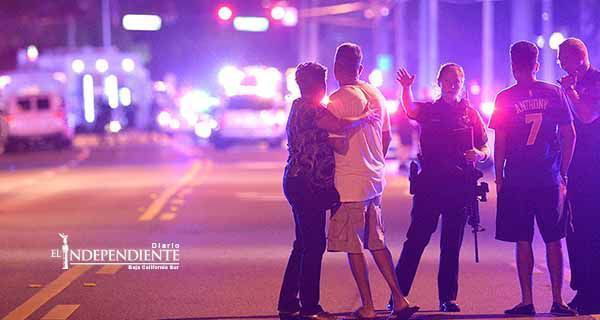 Ataque armado en club gay en Orlando deja al menos 50 muertos, el peor en la historia de EU Ataque armado en club gay en Orlando deja al menos 50 muertos, el peor en la historia de EU