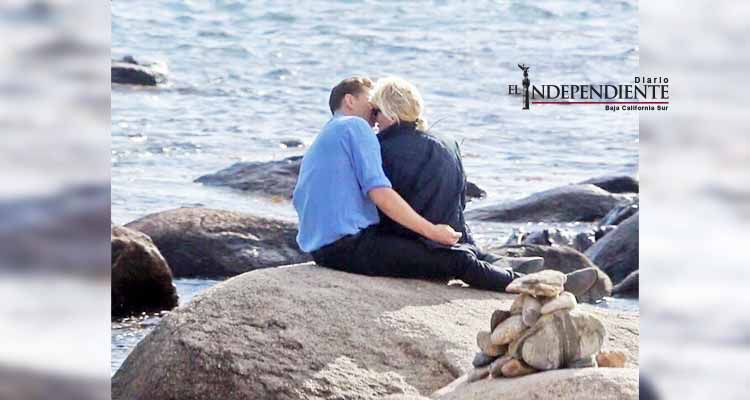 Taylor Swift se consuela con Tom Hiddleston Taylor Swift se consuela con Tom Hiddleston