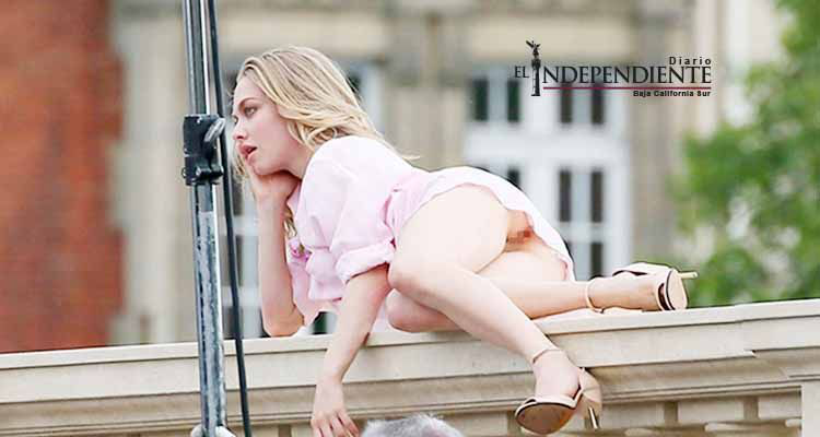 Amanda Seyfried enseña de más en París Amanda Seyfried enseña de más en París