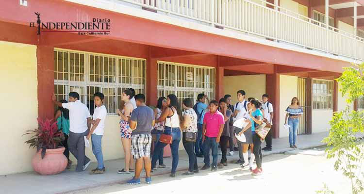 Cientos de jóvenes de CSL se quedan sin oportunidad de estudiar