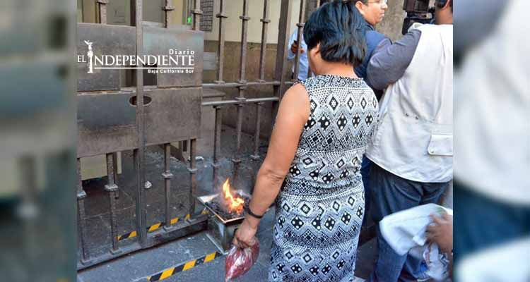 Con chiles, ‘asfixian’ a personal en Palacio de Gobierno en Morelos Con chiles, ‘asfixian’ a personal en Palacio de Gobierno en Morelos