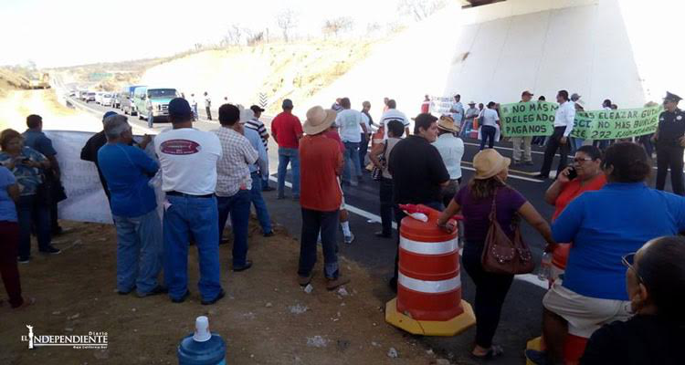 Ejidatarios bloquean por segundo día consecutivo el libramiento SJC-CSL