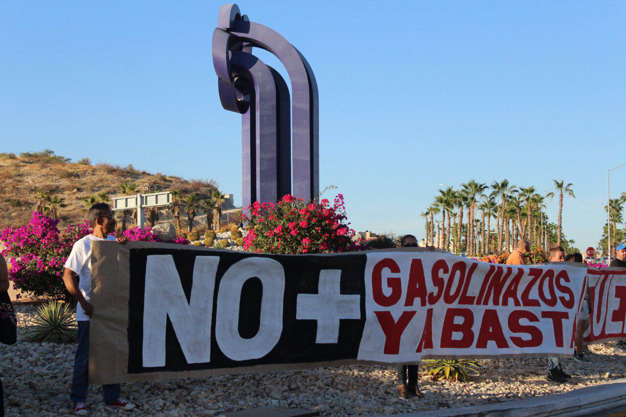 Fuera Peña! Manifestantes contra el gasolinazo en Los Cabos