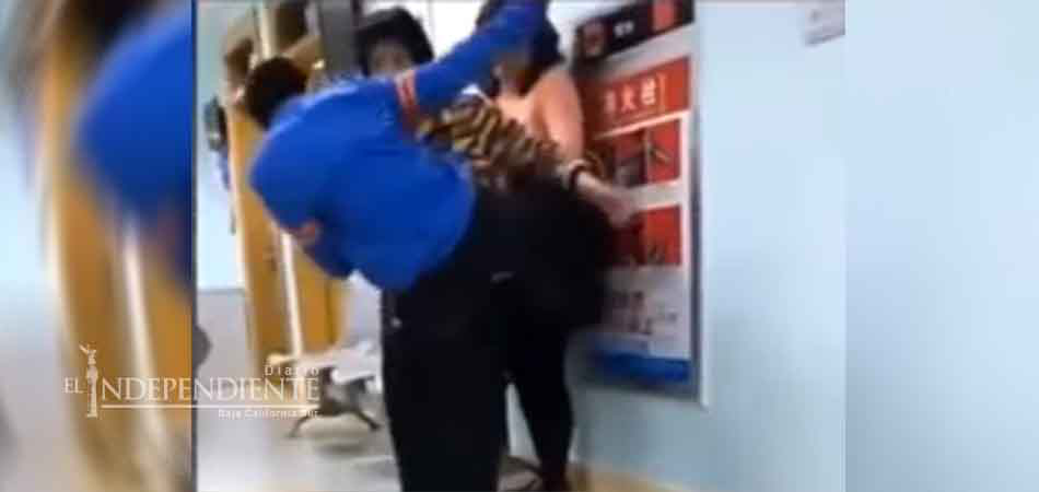 Niño golpea a su mamá por quitarle el celular