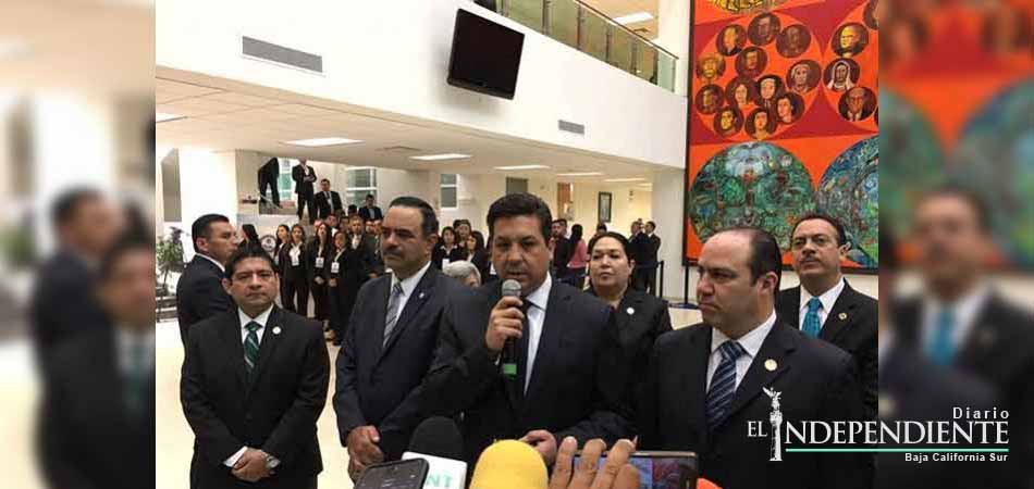 Gobernadores fronterizos fortalecen plan ante deportaciones de Trump