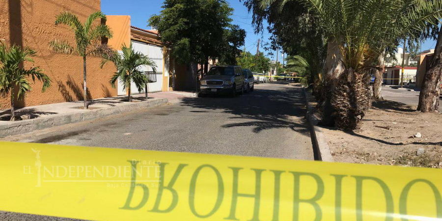 Balean a un individuo a un costado de Tránsito Municipal