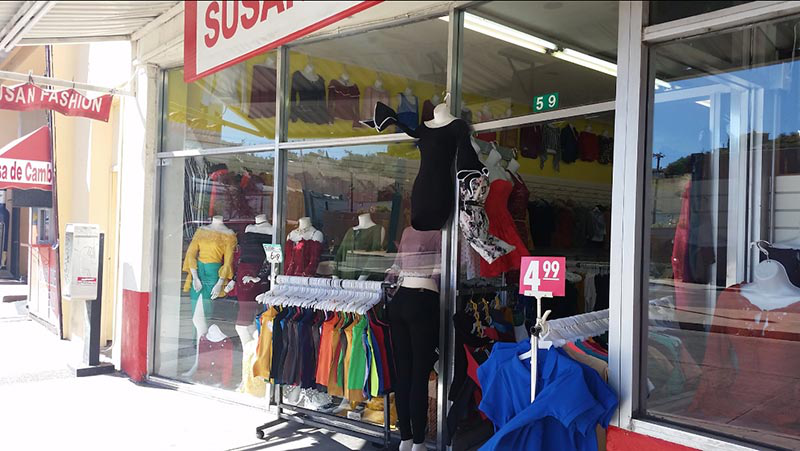 Políticas de Trump cobran factura en Arizona, caen ventas en tiendas