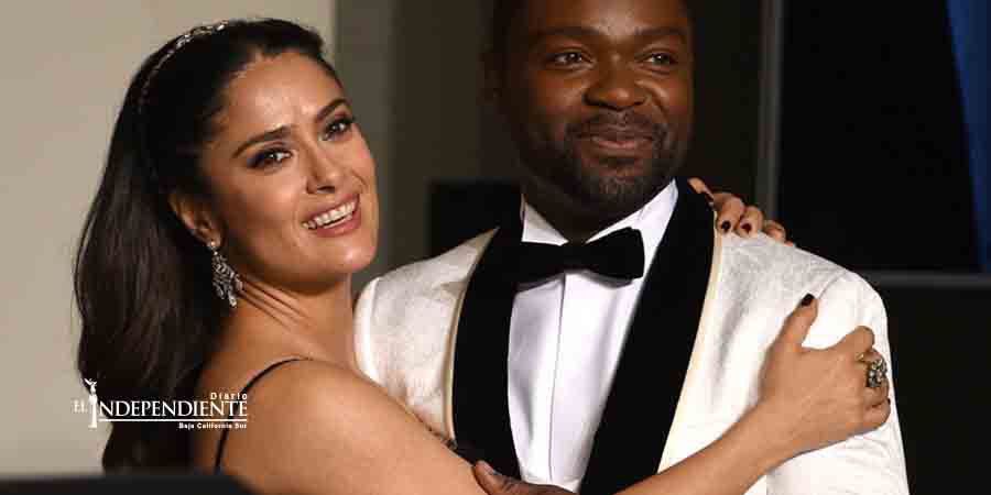 Salma Hayek luce en los Oscar anillo del emperador Maximiliano