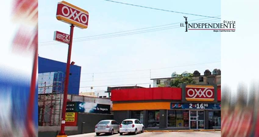 Ladrón se lleva auto de estacionamiento ¡con niño y abuela dentro!