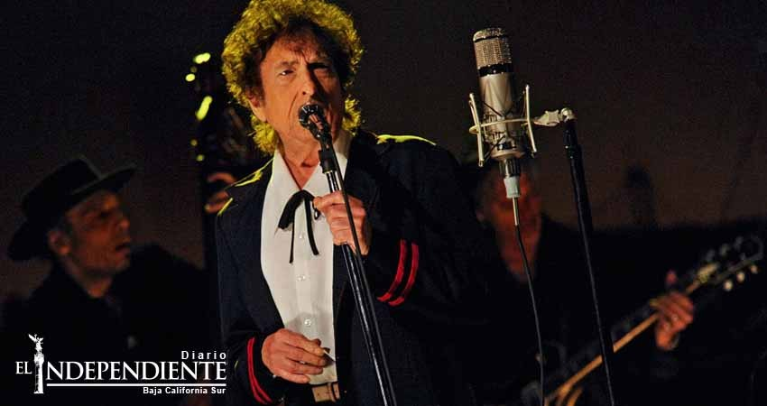 Efemérides: Bob Dylan, músico, poeta y Nobel de 76 años