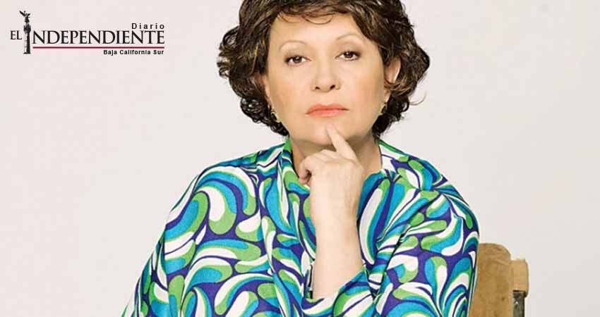 Adriana Barra­za se despide de las narcoseries