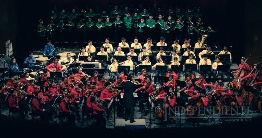 Celebra aniversario Orquesta Sinfónica Esperanza Azteca con música de cine