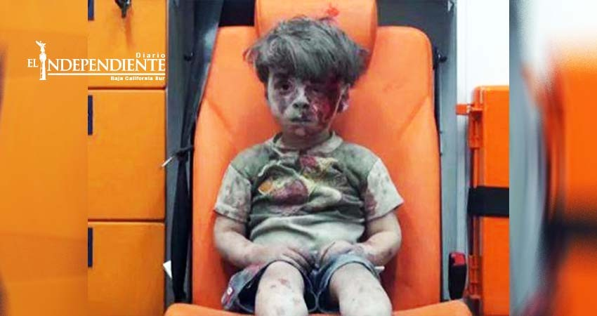 Así luce hoy el pequeño Omran, el niño sirio que sobrevivió a un bombardeo