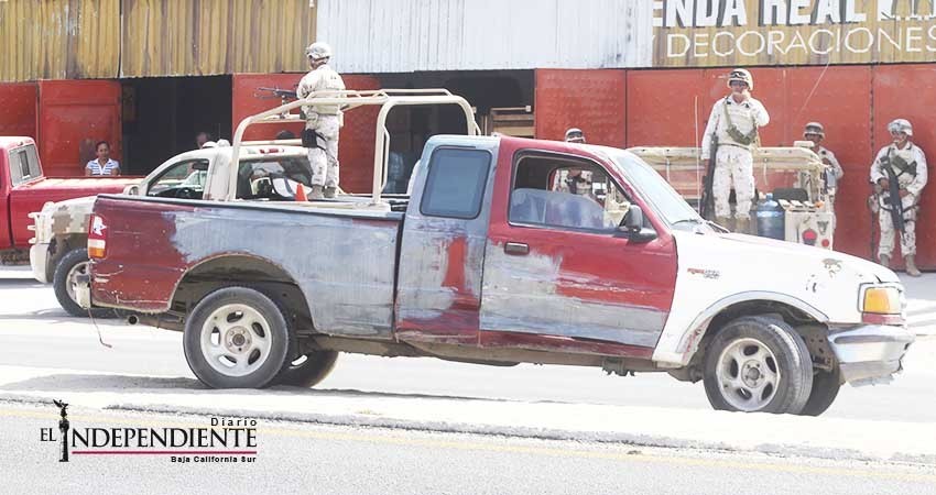 Abren fuego contra vehículo en El Zacatal; conductor logra escapar 